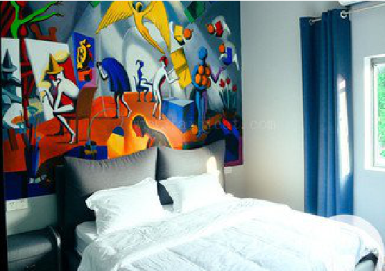 云龙对于酒店的墙体彩绘而言更注重哪些方面?