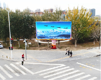 云龙户外大屏广告投放要点。